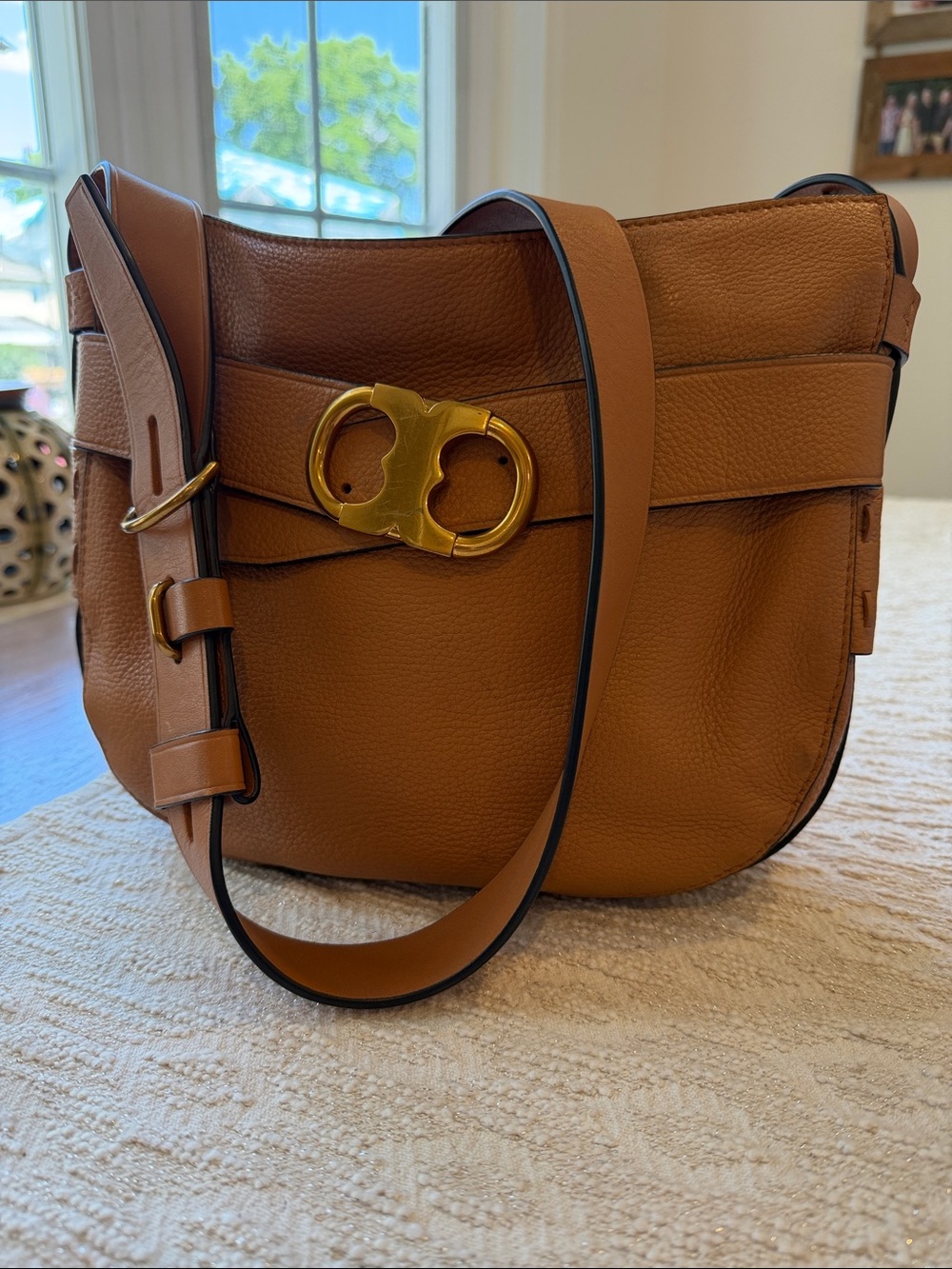 Tory Burch Gemini Link Belt Tan 
Leather Crossbody Bag with Gold Buckle Detail